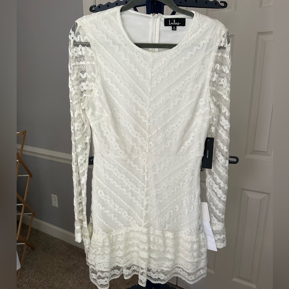 Lulus white lace long sleeve mini dress never worn size medium